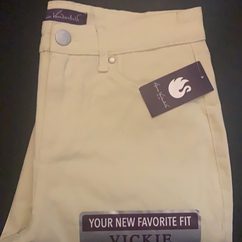 Women’s Mid Rise Ankle Jegging Size 8 NWT